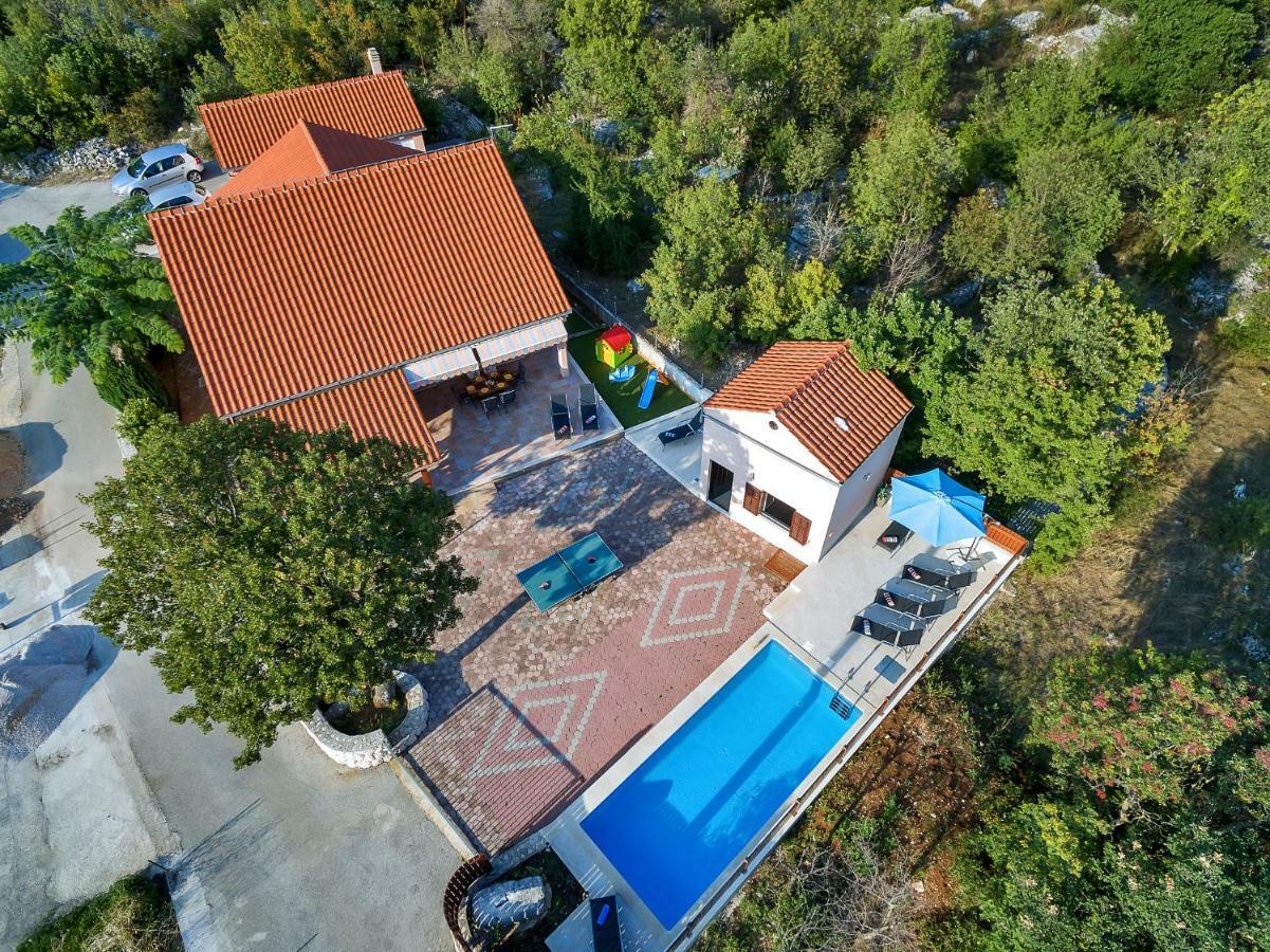 Villa Zvonimir Zagvozd المظهر الخارجي الصورة
