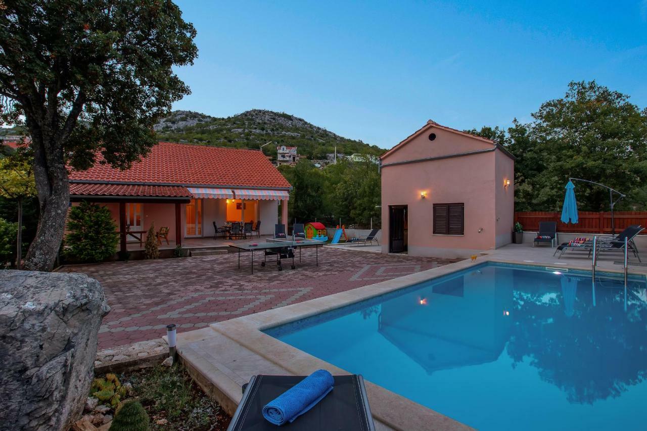 Villa Zvonimir Zagvozd المظهر الخارجي الصورة