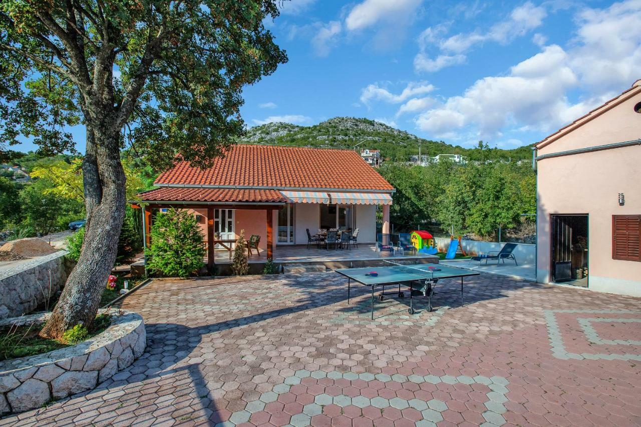 Villa Zvonimir Zagvozd المظهر الخارجي الصورة